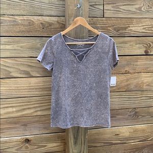 Mudd T shirt in asphalt grey